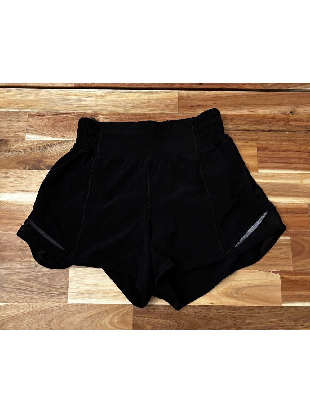 Lululemon Hotty Hot High-Rise Lined Shorts 4" Black Size 2 (2129)